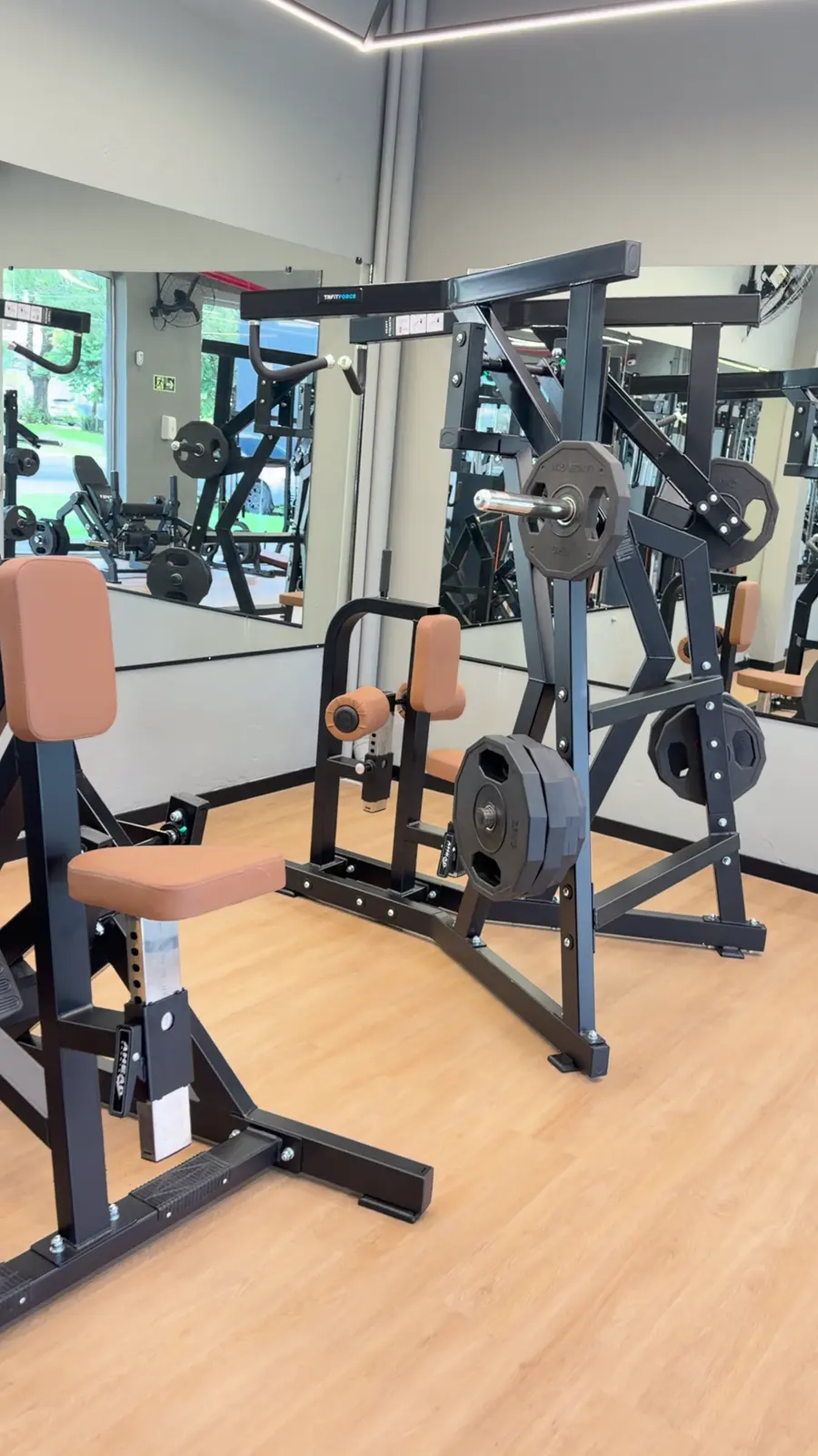 Equipamentos de musculação do acervo da TR Fit